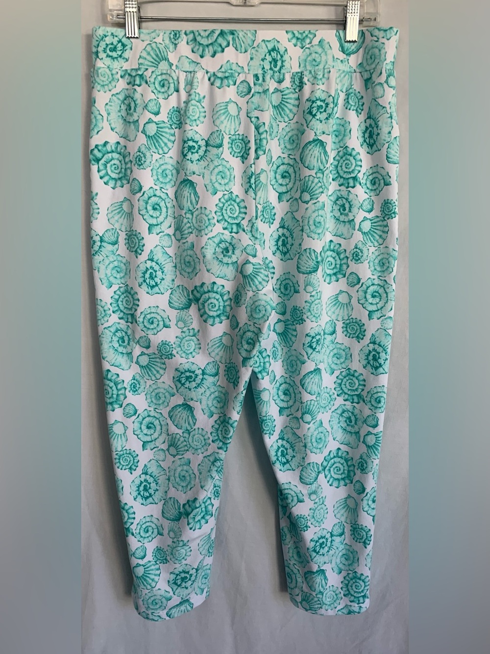 Quacker Factory Aqua Shell-Print Capris - Picture 3 of 6